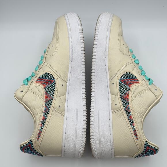 Nike Sneakers - Women’s 10 - Picture 2 of 6